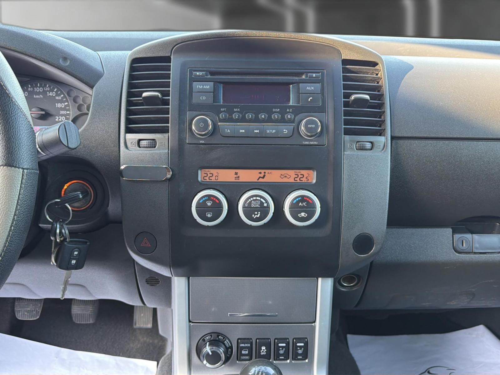 Nissan Navara King Cab SE 4x4 2.5 dCi 190 ch BVM / Attelage / Sièges chauffants / Régulateur de vitesse / 1ère main
