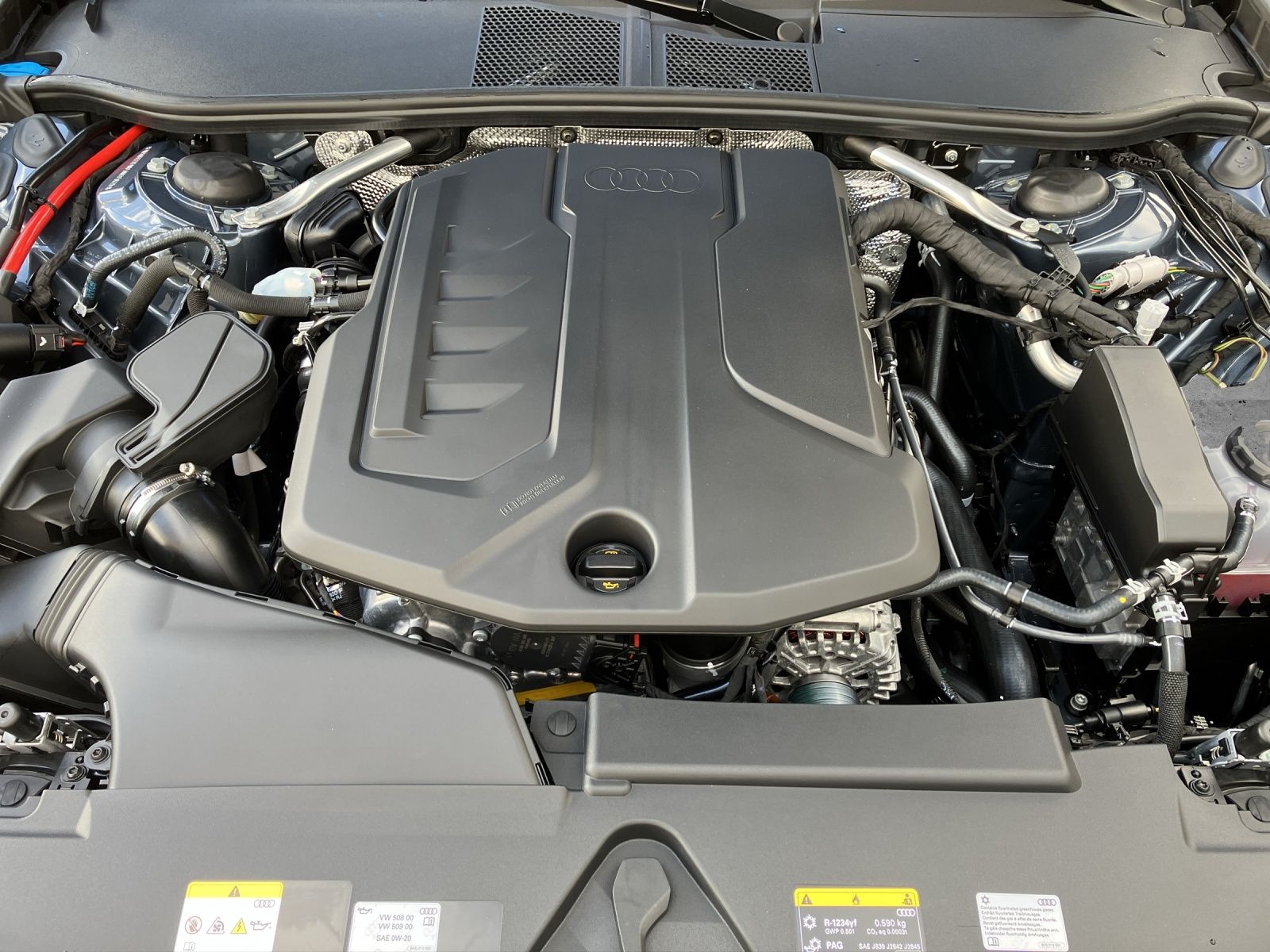 Fahrzeugabbildung Audi A5 Limousine TFSI S tronic LED Navi ACC RFK SH P