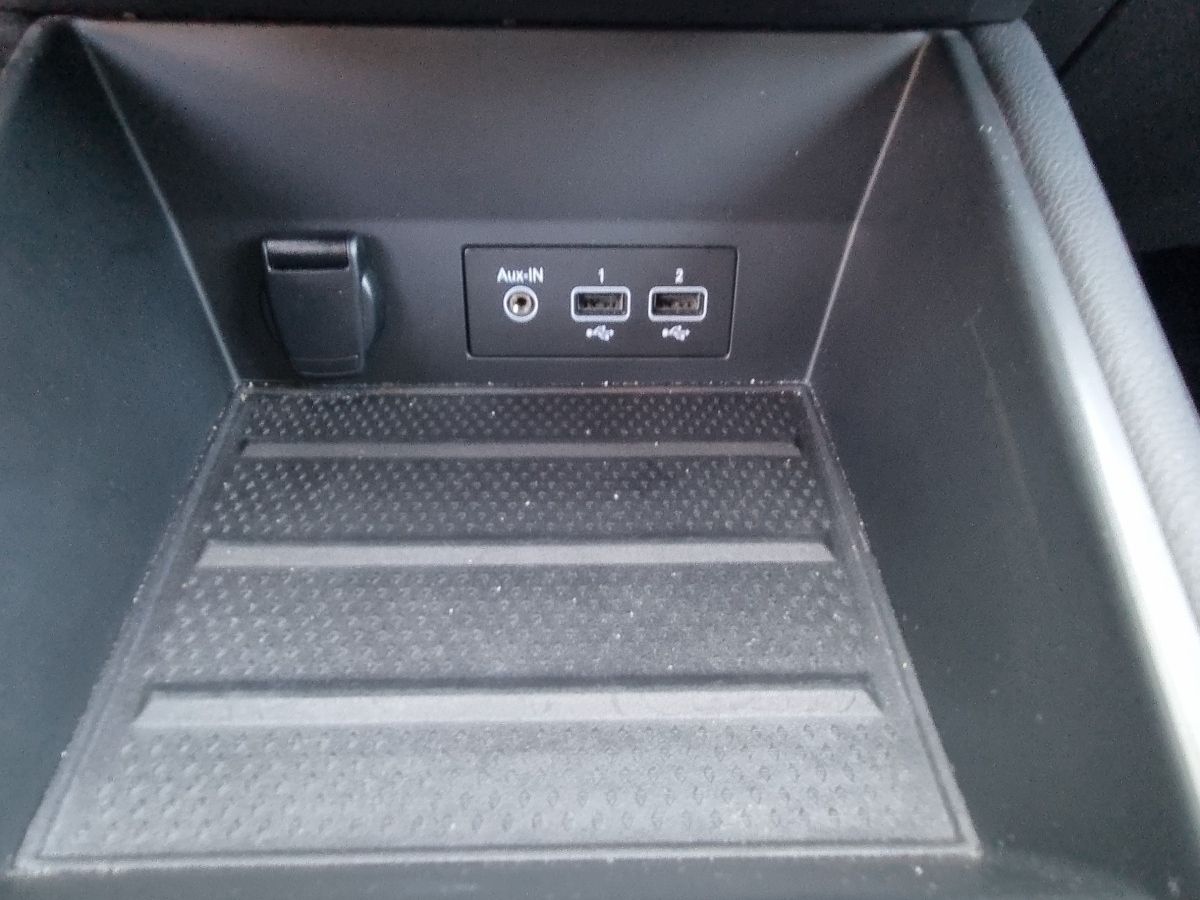 Fahrzeugabbildung Renault Captur INTENS E-TECH Plug-In 160