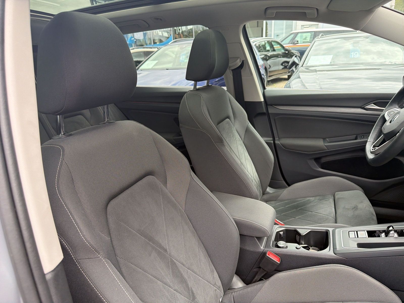 Golf Variant Style eTSI DSG Navi PANO Matrix AZV