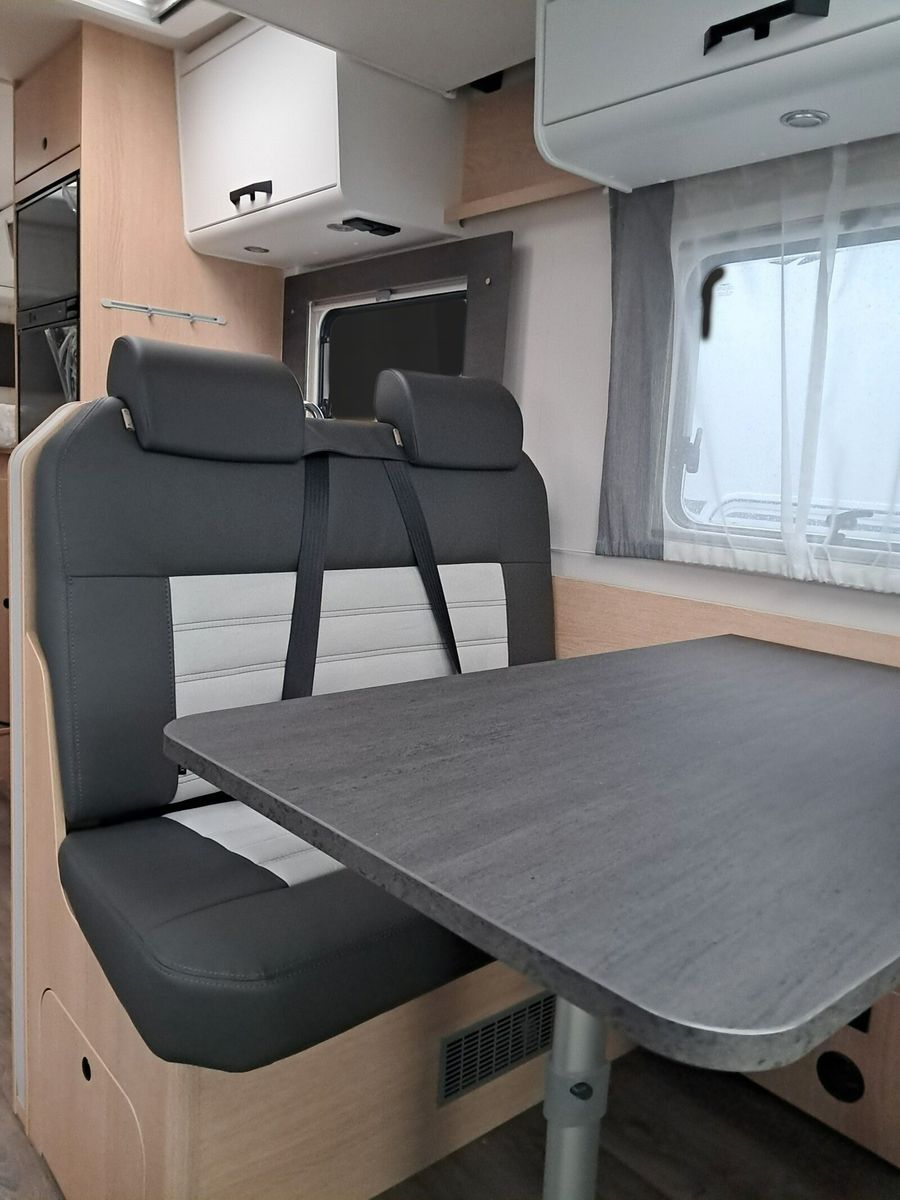 Fahrzeugabbildung Sunlight Adventure T 67 Automatik, Dörr Edition, TV