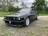 BMW 525i E34 Sportlimousine M-Packet - BMW 525: 525i E34