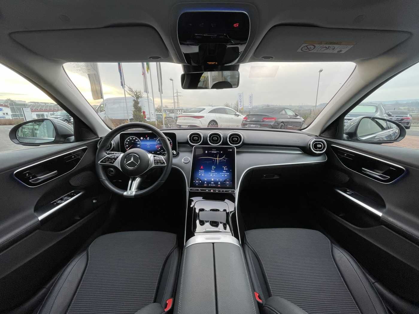 Fahrzeugabbildung Mercedes-Benz C 180 T 9G AVANTGARDE+R-Kamera +PANO+SHZ+SPIEGEL