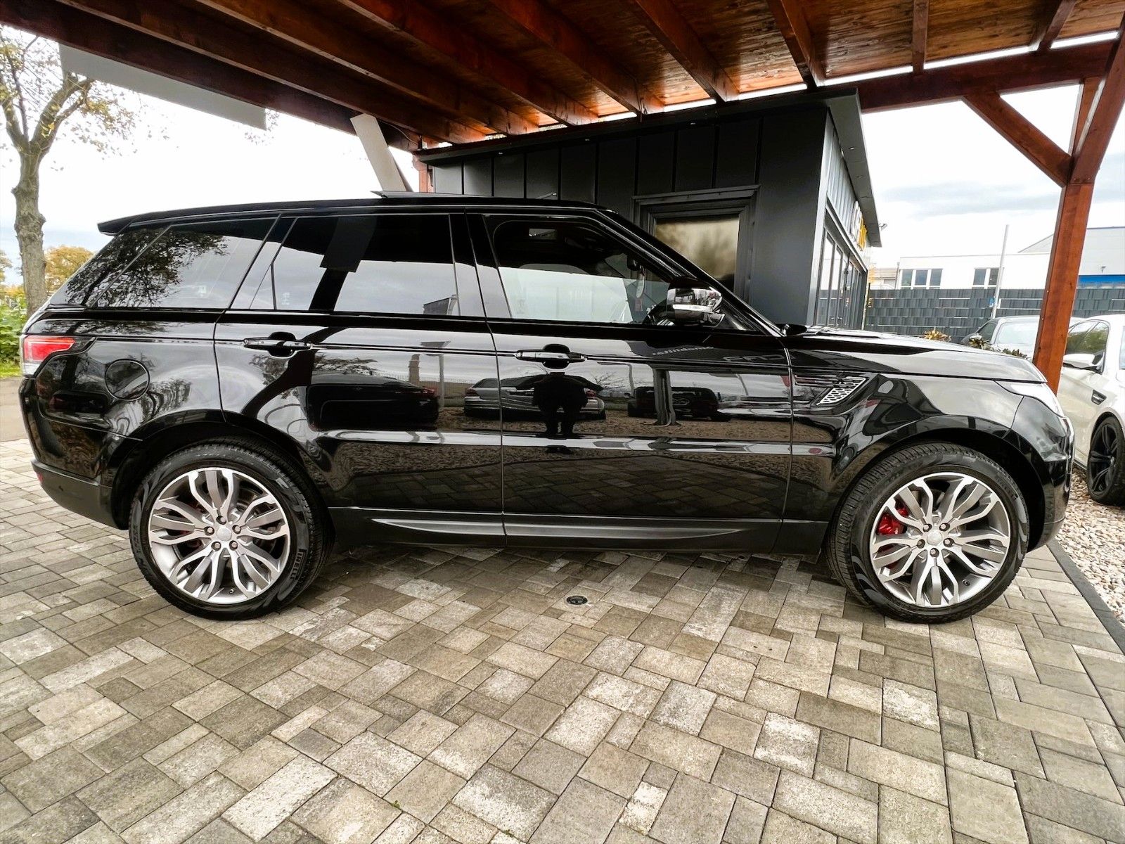 Fahrzeugabbildung Land Rover Range Rover Sport 4.4 V8 HSE Dynamic *Head-Up*