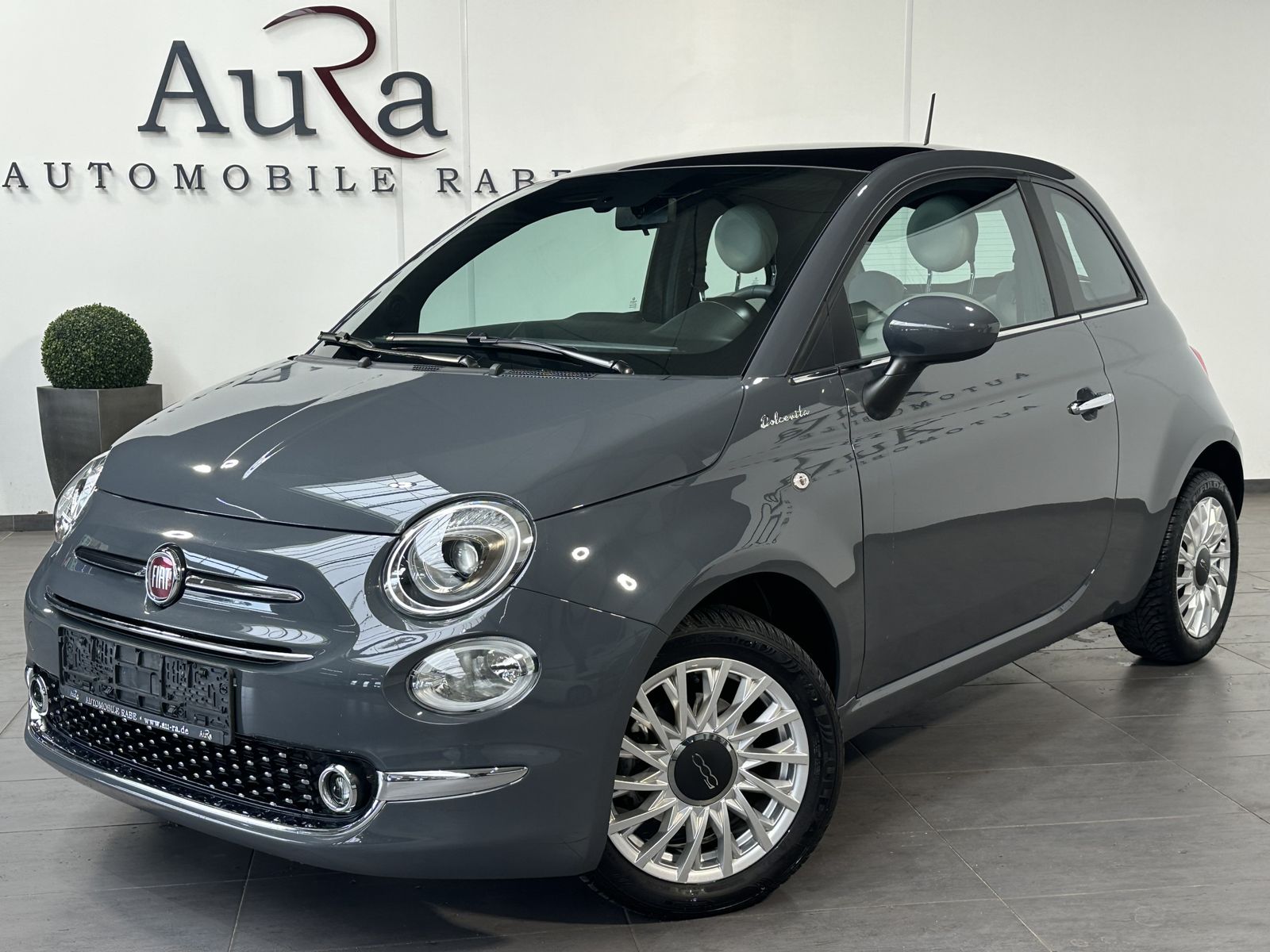 Fahrzeugabbildung Fiat 500 1.0 DolceVita PANORAMA+CARPLAY+TECH+PP+2HD