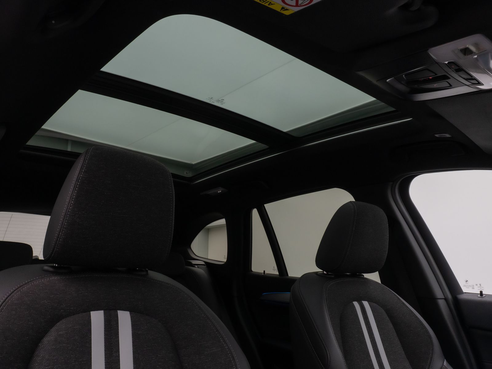 Fahrzeugabbildung BMW X1 xD25e M Sport Panorama DAB Navi LED 18Zoll