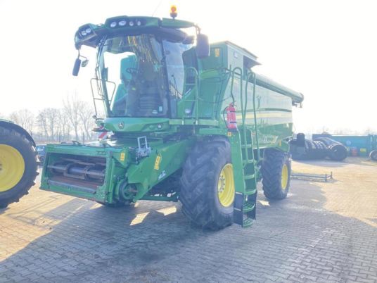 John Deere T660