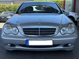 Mercedes-Benz C 220 CDI Limousine AUT./NAVI/AHK - gebrauchte Mercedes-Benz C 220 aus dem Jahr 2004