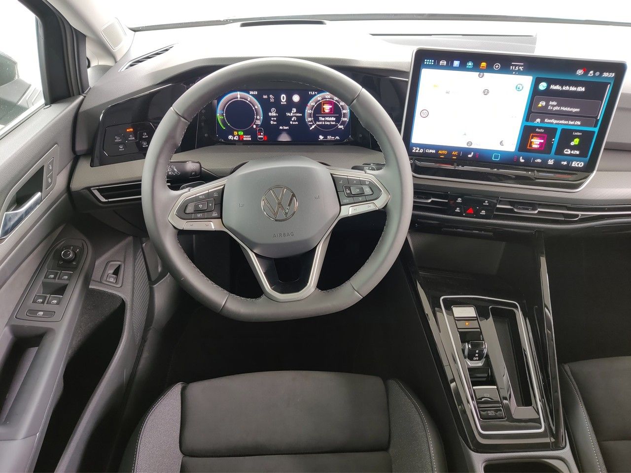 Volkswagen Golf VIII 1.5 TSI eHybrid DSG Style DCC AHK A foto 5