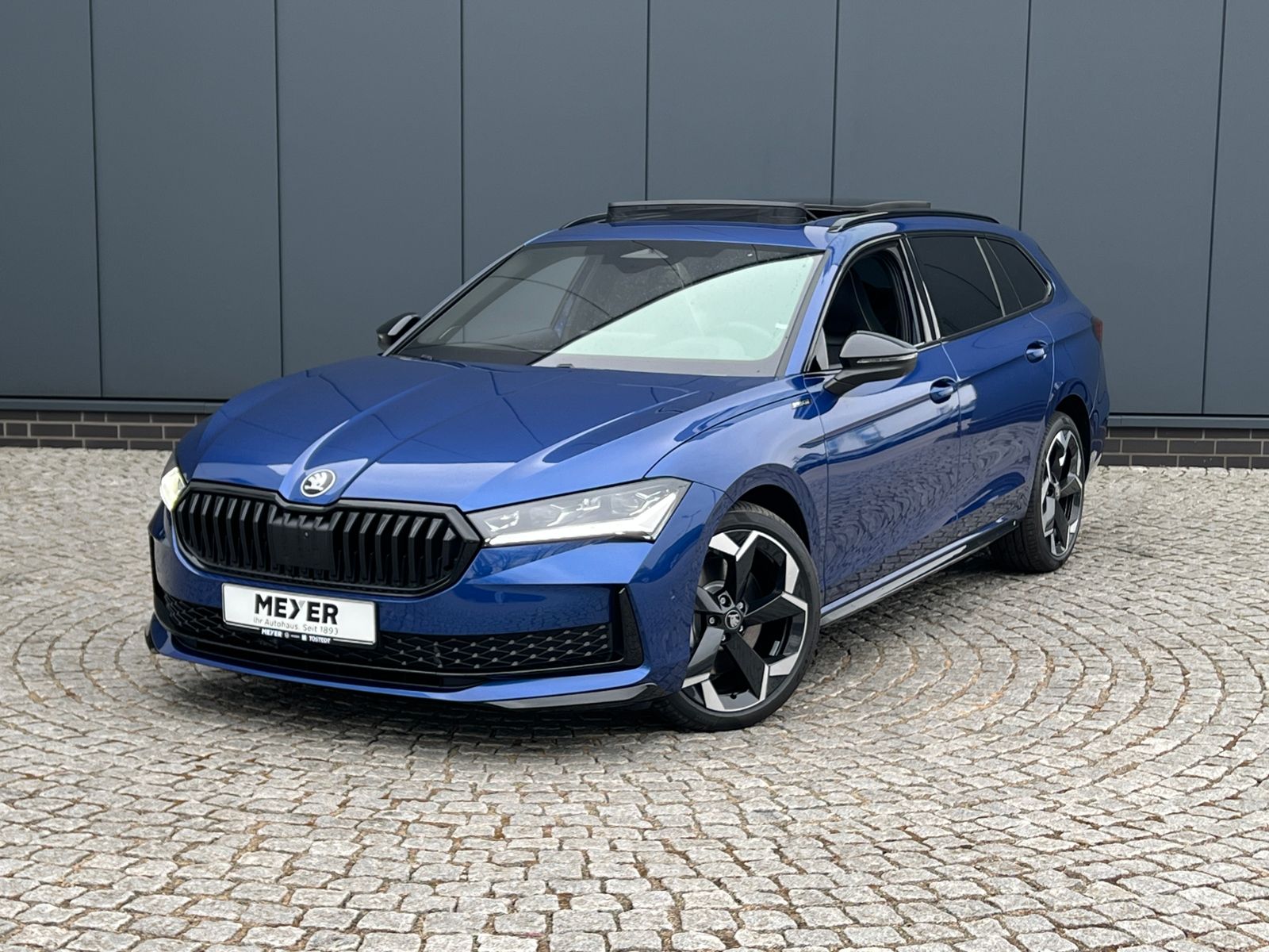 Fahrzeugabbildung SKODA Superb Combi  Sportline 2.0 TDI 4x4 DSG *AHK, Na