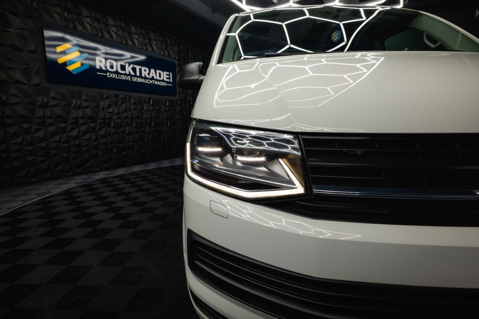 Fahrzeugabbildung Volkswagen T6 Multivan 2.0 TSI Behindertenumbau *LED*ACC*