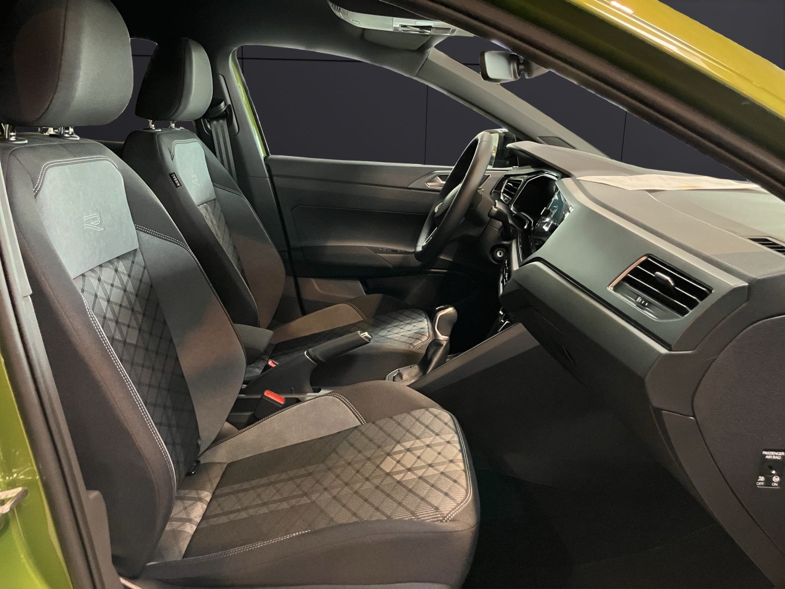 Fahrzeugabbildung Volkswagen Taigo R-Line Black-Style RearView