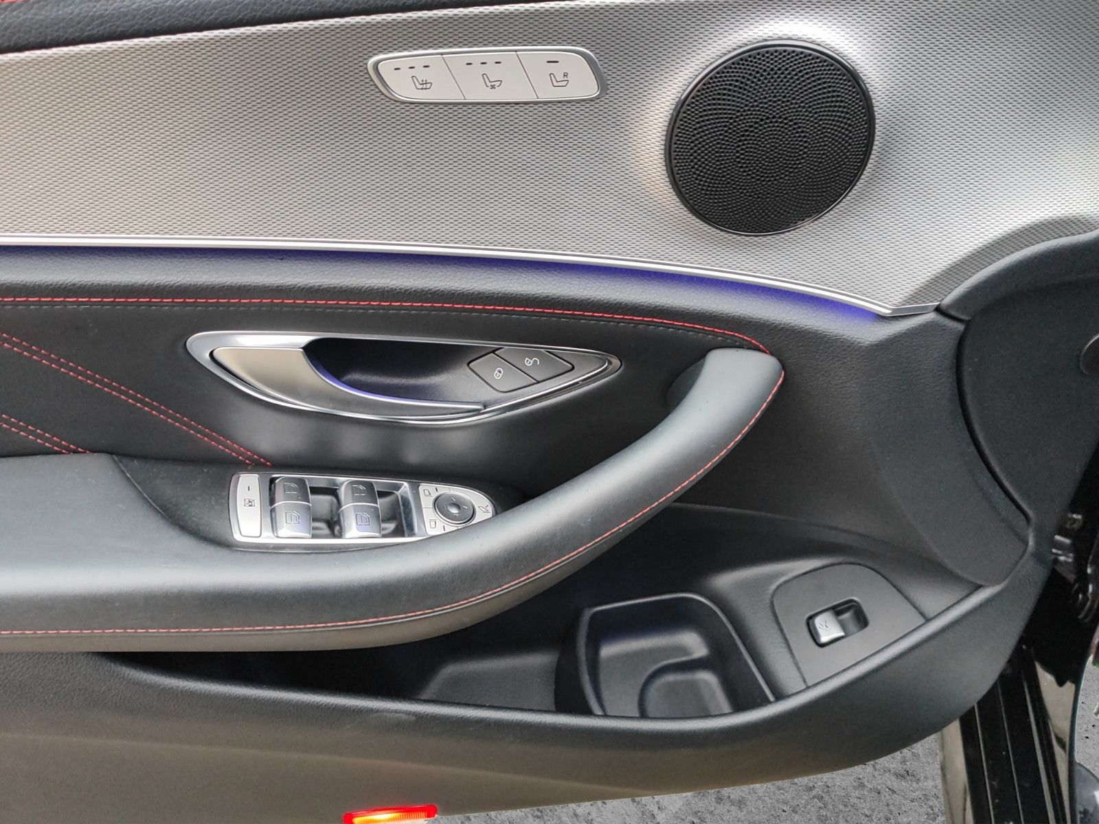 Fahrzeugabbildung Mercedes-Benz E 43 AMG 4Matic*Head-up*Pano*360°*Ambiente*