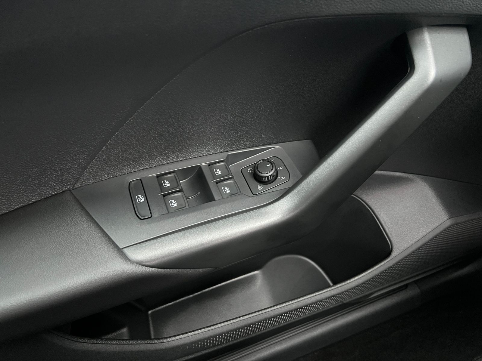 Fahrzeugabbildung Volkswagen T-Cross Life 1.0 TSI DSG *LED, ACC, Klima, Ready