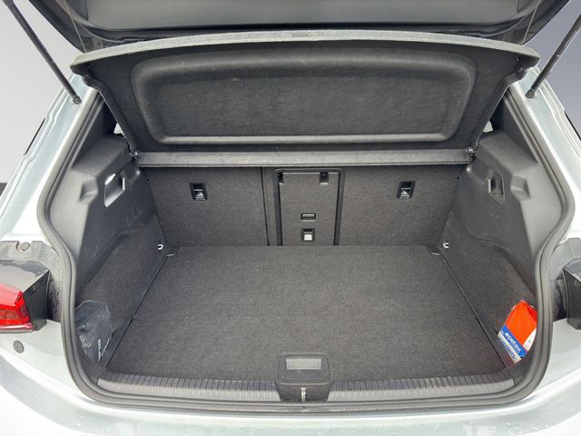 Born PDC SHZ KAMERA NAVI ACC AKTIVSITZE LED 360°