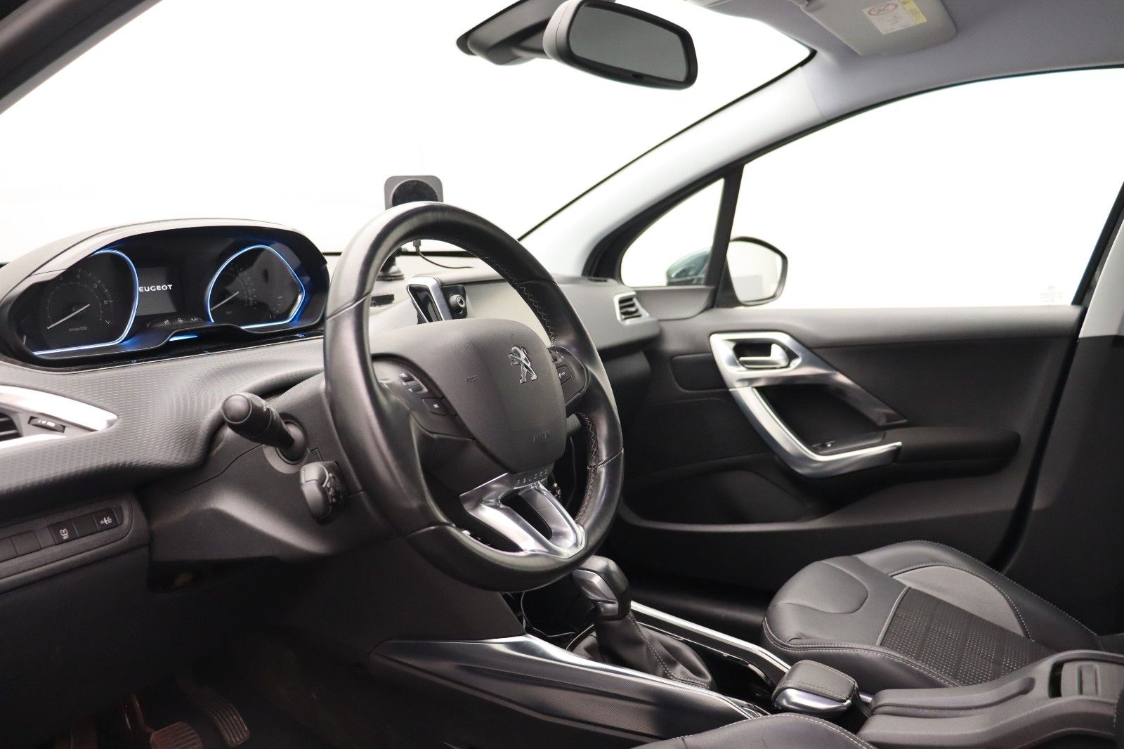 Fahrzeugabbildung Peugeot 2008 1.6 Allure NAVI