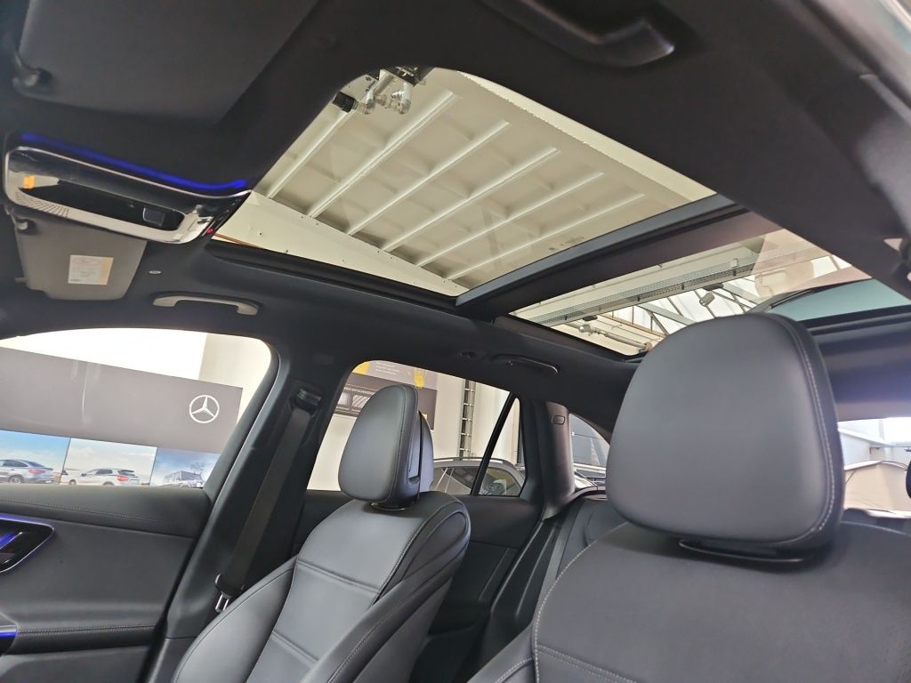 Fahrzeugabbildung Mercedes-Benz GLC 300 4M AMG AHK SDHZ Sitzklima Massage Pano