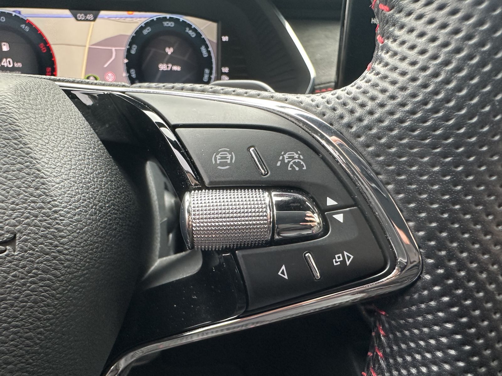 Fahrzeugabbildung SKODA Octavia Combi 2.0 TDI DSG 4x4 RS NAV+LED+ACC+AHK