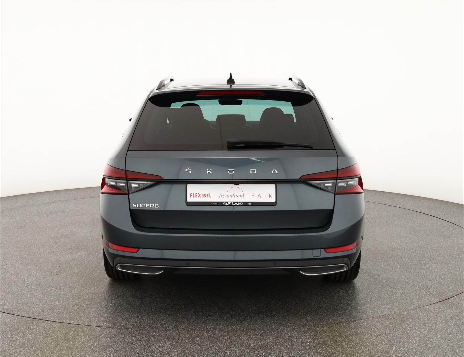 Skoda Superb Combi 2.0 TDI DSG SportLine LED Navi ACC