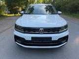 Volkswagen Tiguan Highline 4Motion R-Line Top Ausstattung - Volkswagen Tiguan mit Diesel-Antrieb: mit Klimaautomatik