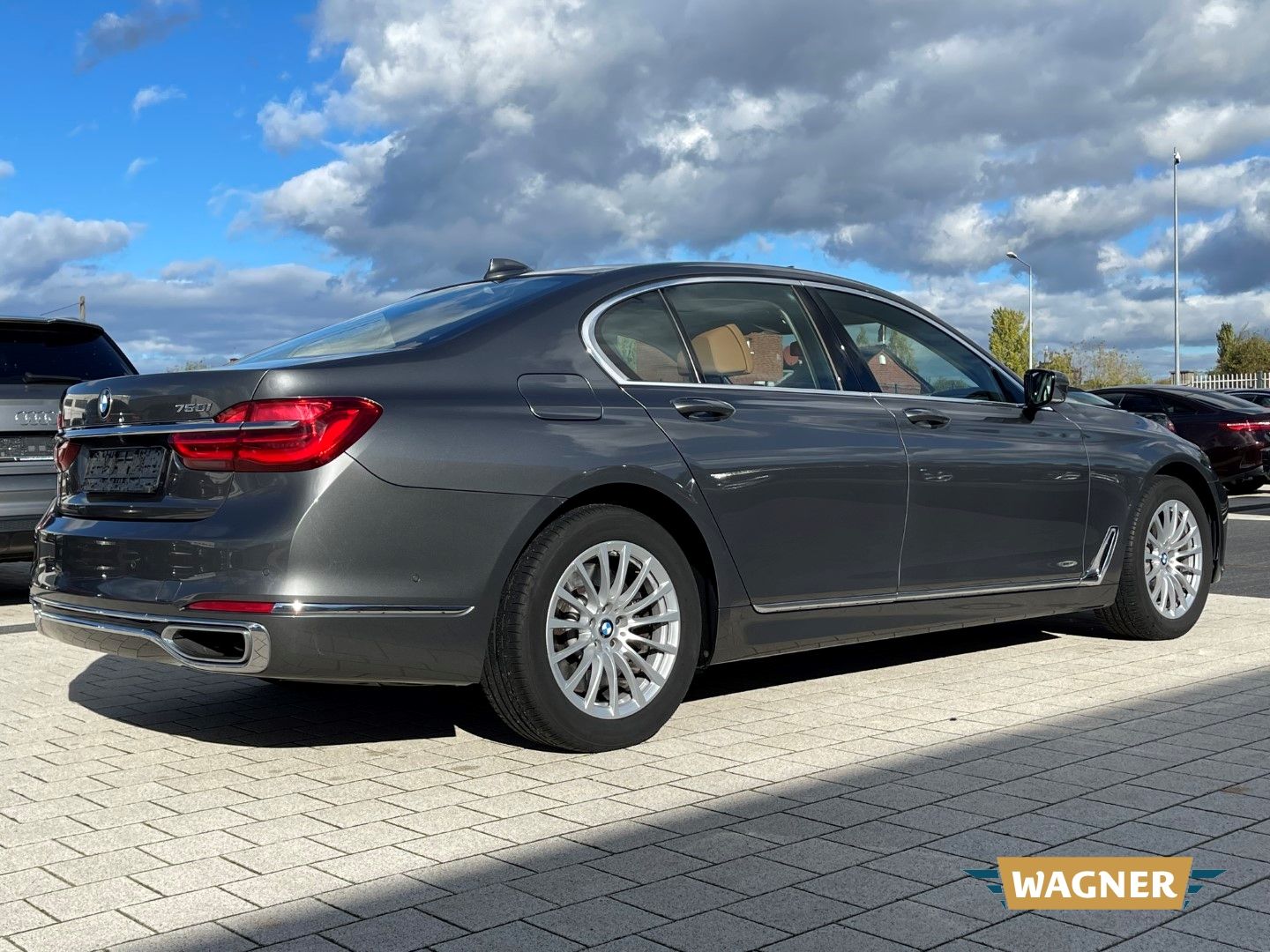 Fahrzeugabbildung BMW 750 i Lim Laserlicht Standheizung Massage