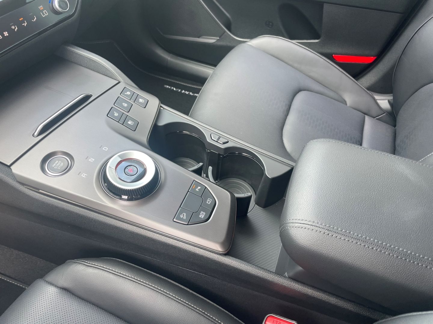Fahrzeugabbildung Kia Sportage Spirit Hybrid HeadUpDisplay Sitzbelüftu
