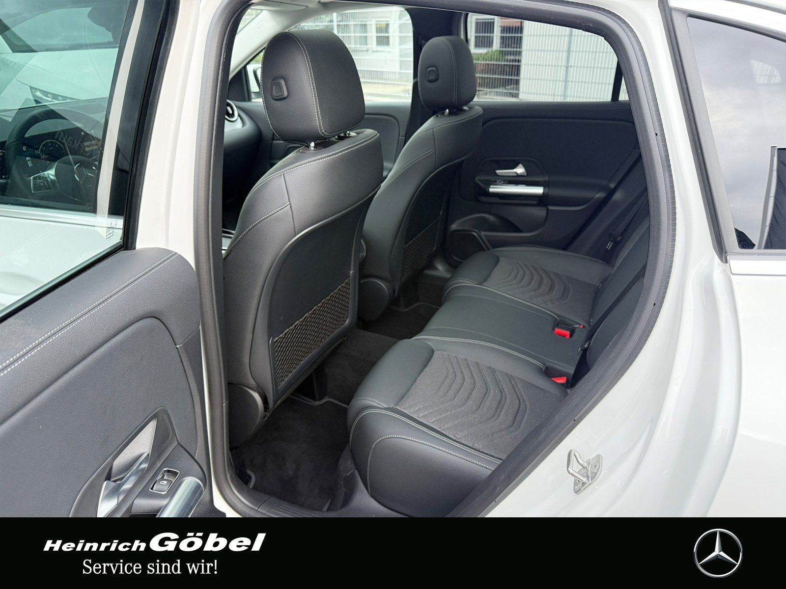 Fahrzeugabbildung Mercedes-Benz GLA 220 d 4M PROGRESSIVE*PANO*AHK*MEMORY*KAMERA