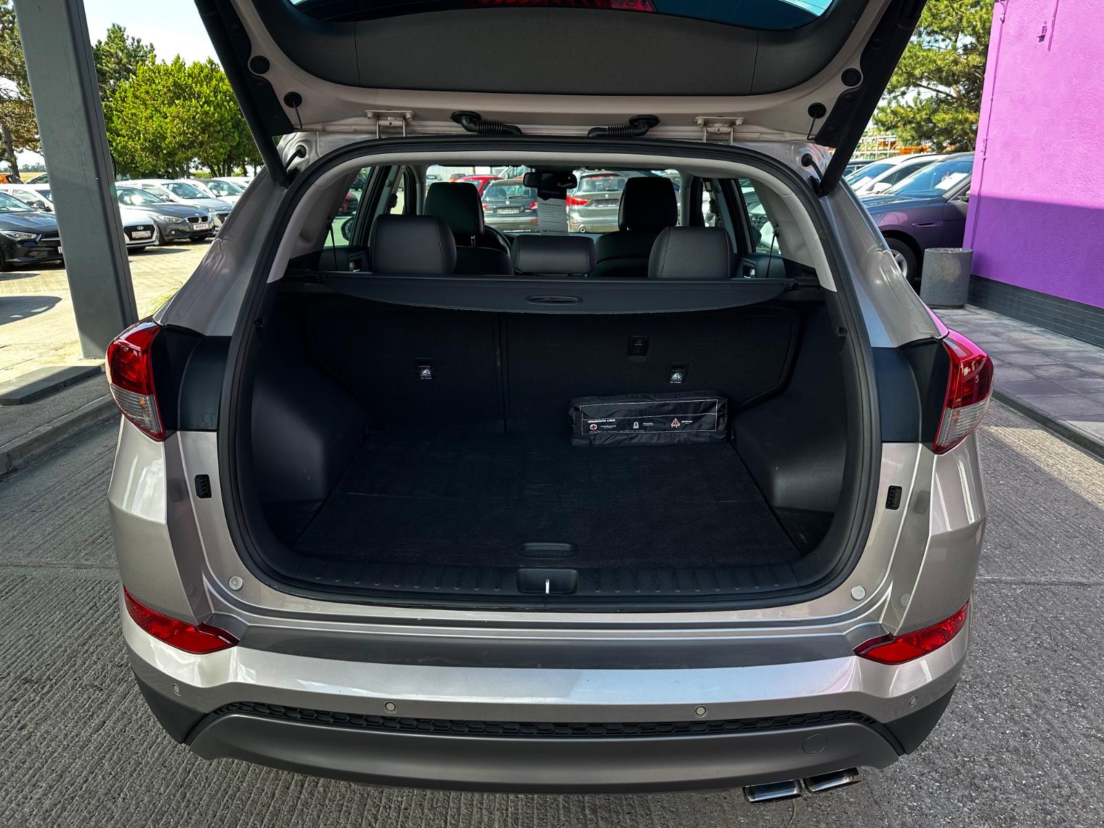 Hyundai Tucson Premium 4WD "LEDER"NAVI"SHZ"LHZ"DAB"