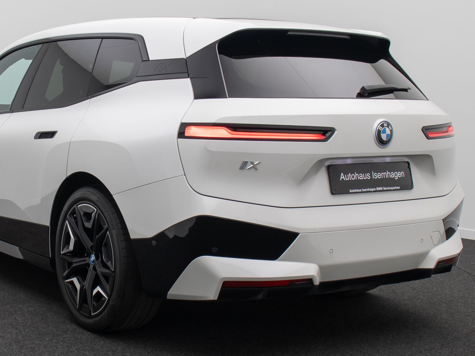 Fahrzeugabbildung BMW iX xD40 Sport 360&deg;SkyLounge DAB Laser H/K 22Zoll