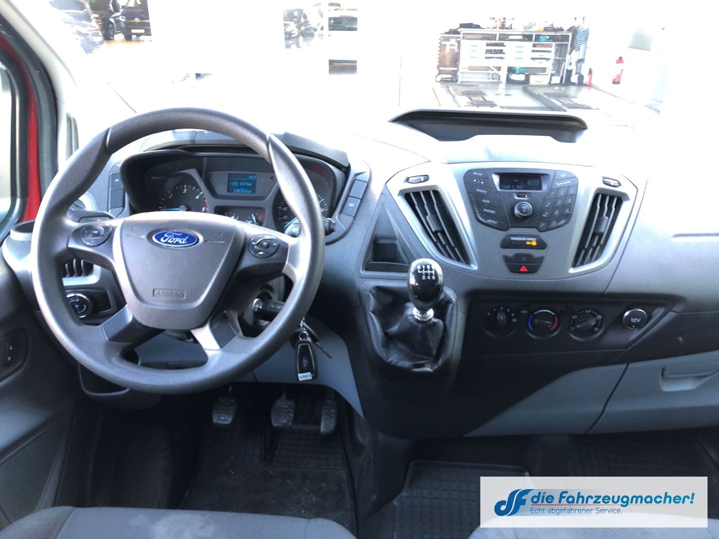 Fahrzeugabbildung Ford Transit Custom Kombi 300 L1 2.2 TDCi *1495