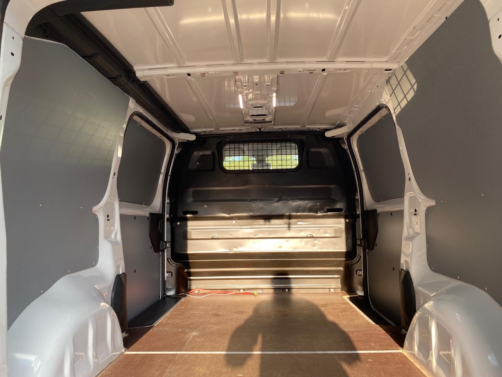 Peugeot Expert 2,0BlueHDI L2 2x Schiebetüren AHK PDC SHZ