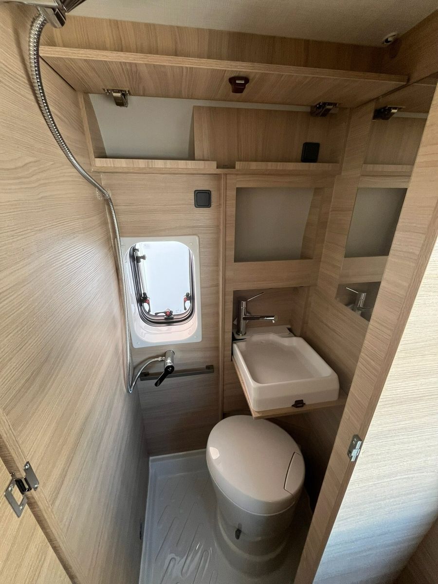 Fahrzeugabbildung Forster Livin Up FV599EBL 4040 Sondernachlass - 140 PS