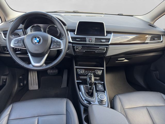Fahrzeugabbildung BMW 218d Gran Tourer Luxury Line+7-Sitzer+Leder+AHK