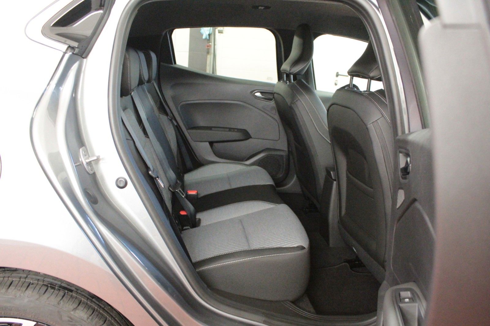 Fahrzeugabbildung Renault Clio TCe 90 Techno *Look-Paket*Winter-Paket*