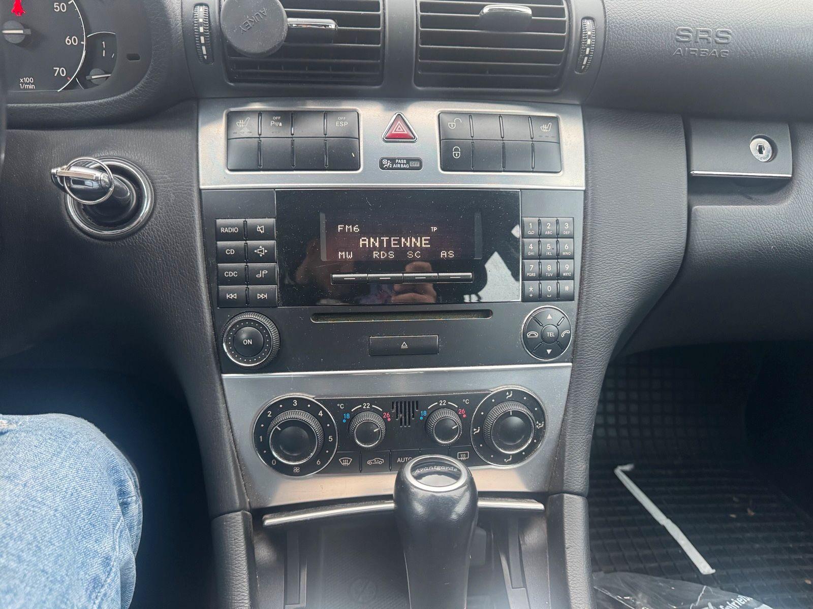 Mercedes-Benz C180 2007 — photo 8