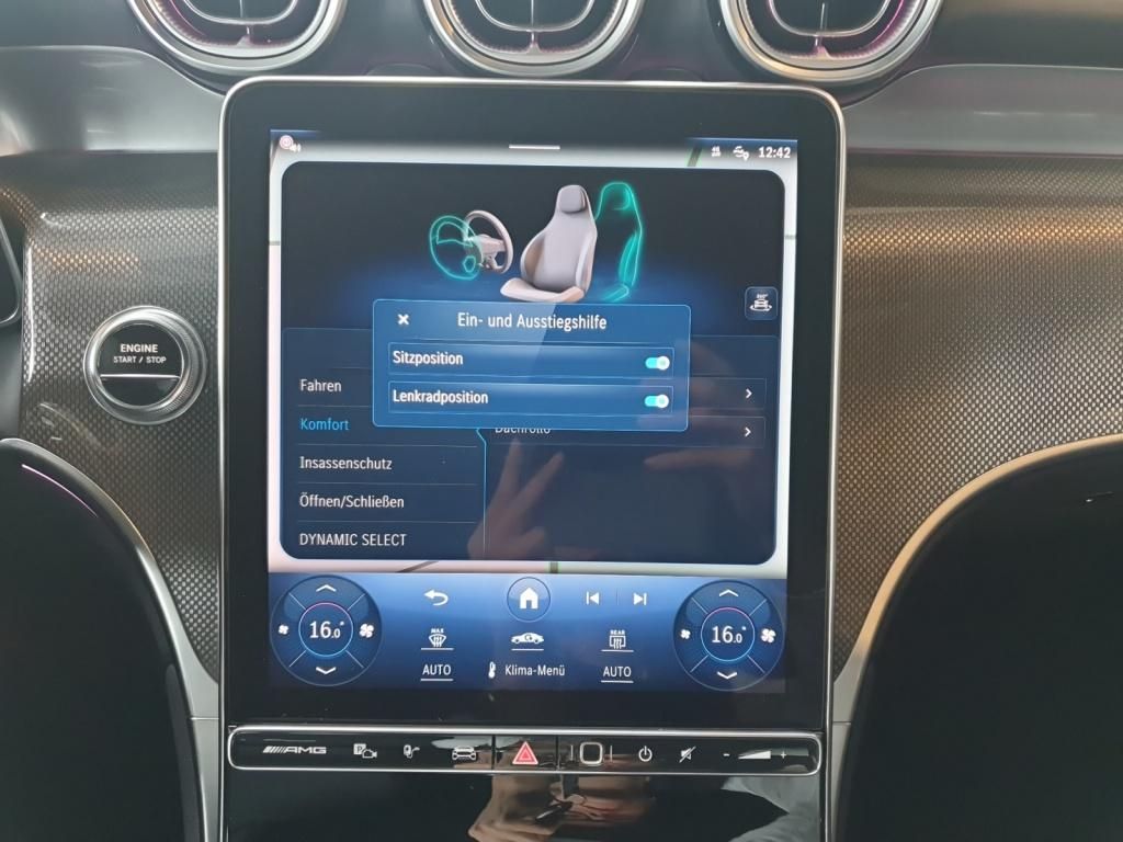 Fahrzeugabbildung Mercedes-Benz GLC 63 S E V-Max*AHK*Pano-Dach*Head-Up*Burmeste