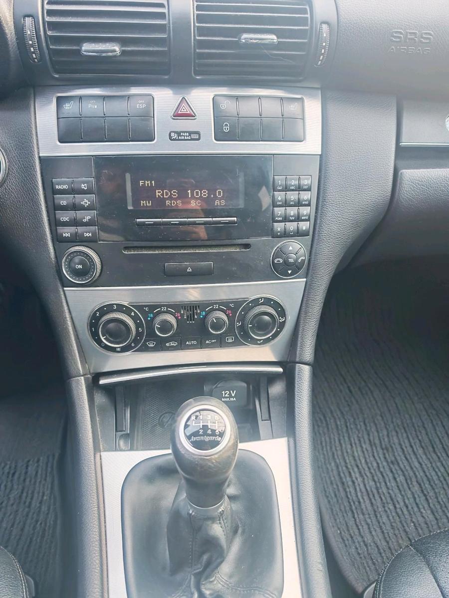 Mercedes-Benz C230 2004 — photo 11