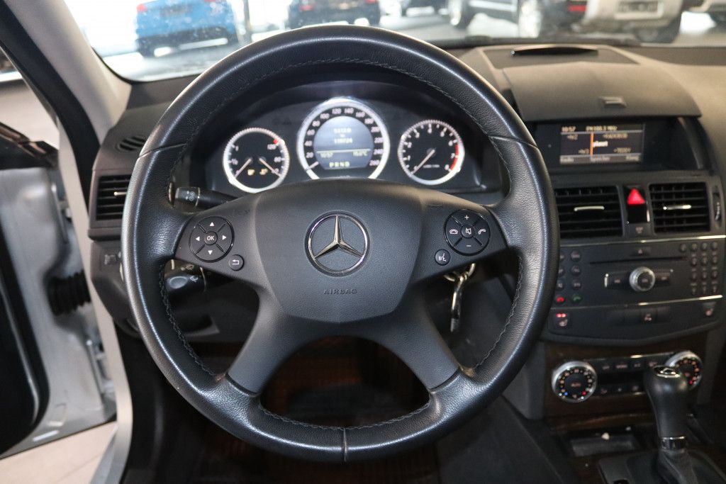 Fahrzeugabbildung Mercedes-Benz C 200 Limo Elegance Aut.-Telefon-Tempo-SHZ-PDC-