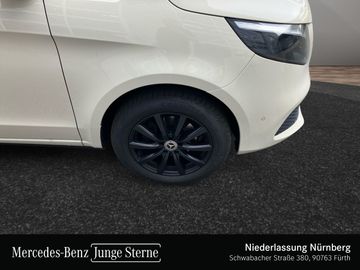 Mercedes V 220 - 5