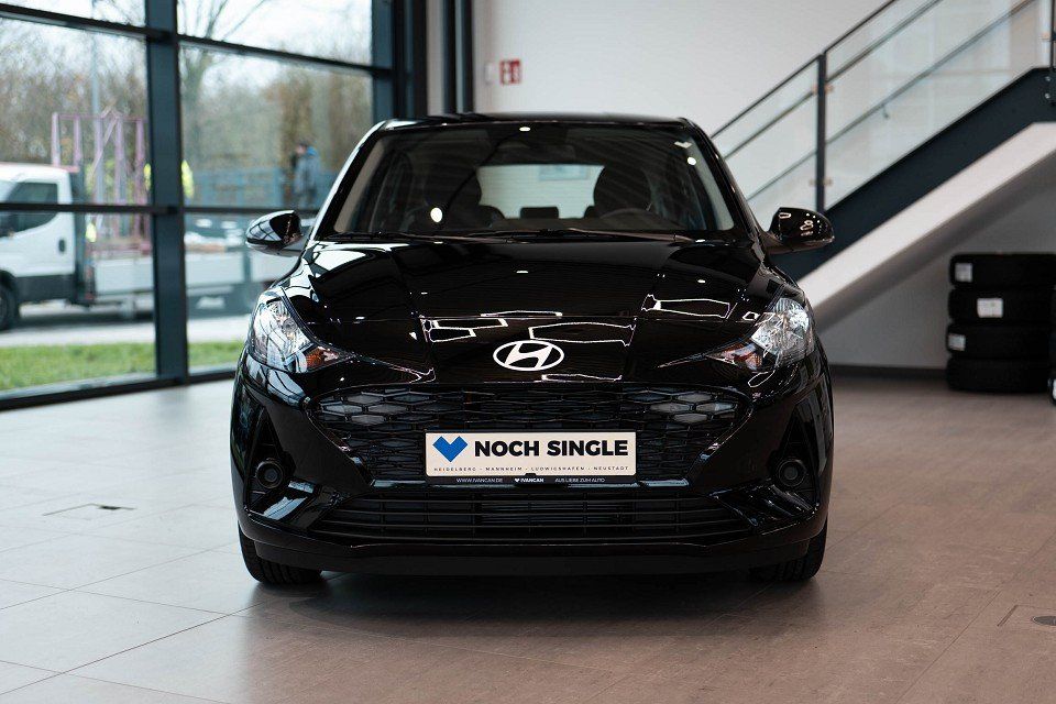 Fahrzeugabbildung Hyundai i10 1.2 Benzin A/T Trend