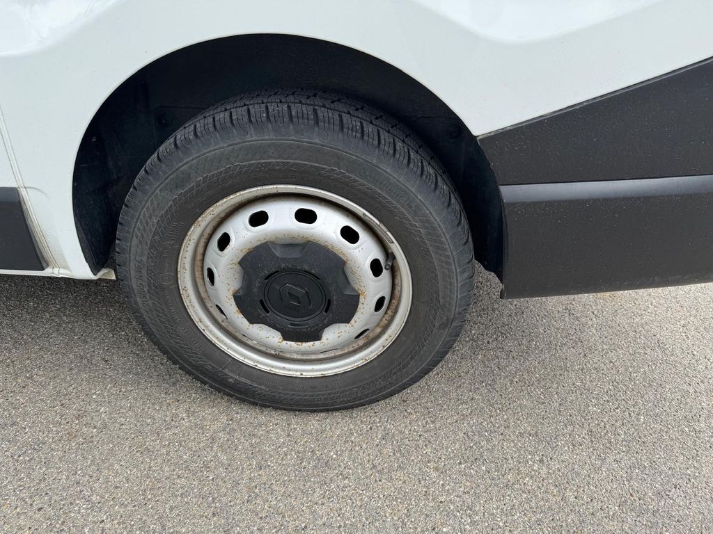 RENAULT Trafic 10