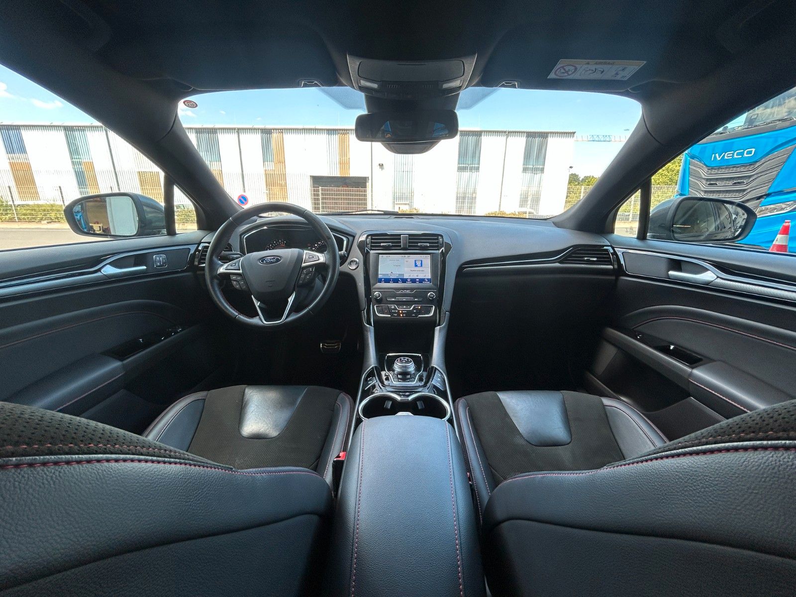 Fahrzeugabbildung Ford Mondeo Turnier ST+AWD+AHK+SportfahrW+TotW