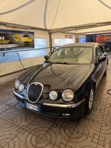 Jaguar S-Type 3.0 V6 cat Sport - Jaguar S-Type Sport mit Benzin-Antrieb