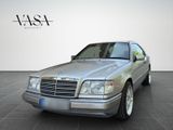 Mercedes-Benz Mercedes CE220 W124 - Mercedes-Benz CE 220 mit Benzin-Antrieb: Coupé