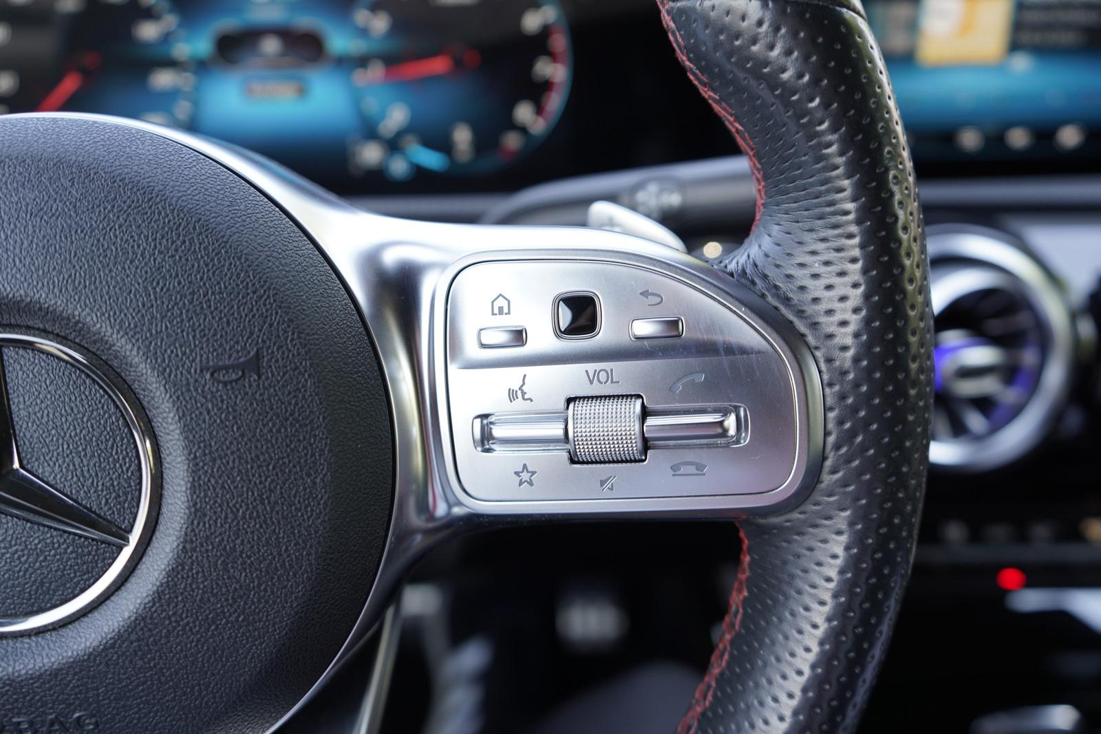 Mercedes-Benz CLA SB AMG Line LED Navi Alcantara Keyless, миниатюра 13