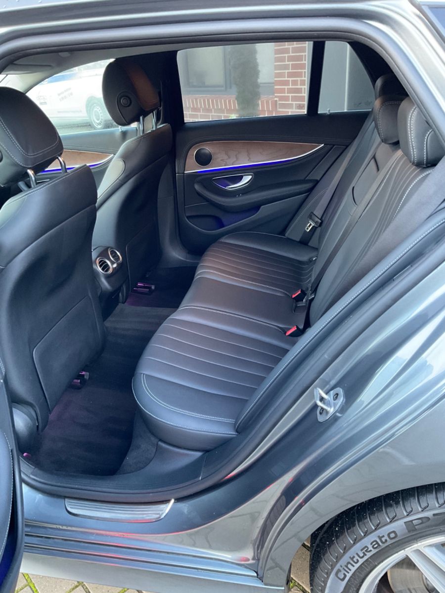 Fahrzeugabbildung Mercedes-Benz E 300 de T Autom,AMG,LED,Distronic,Kamera