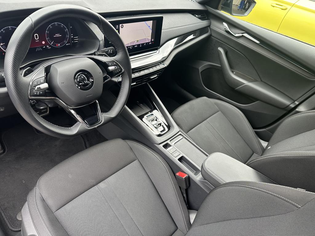 Skoda Octavia 2023 г. Серый, пробег 56750 км