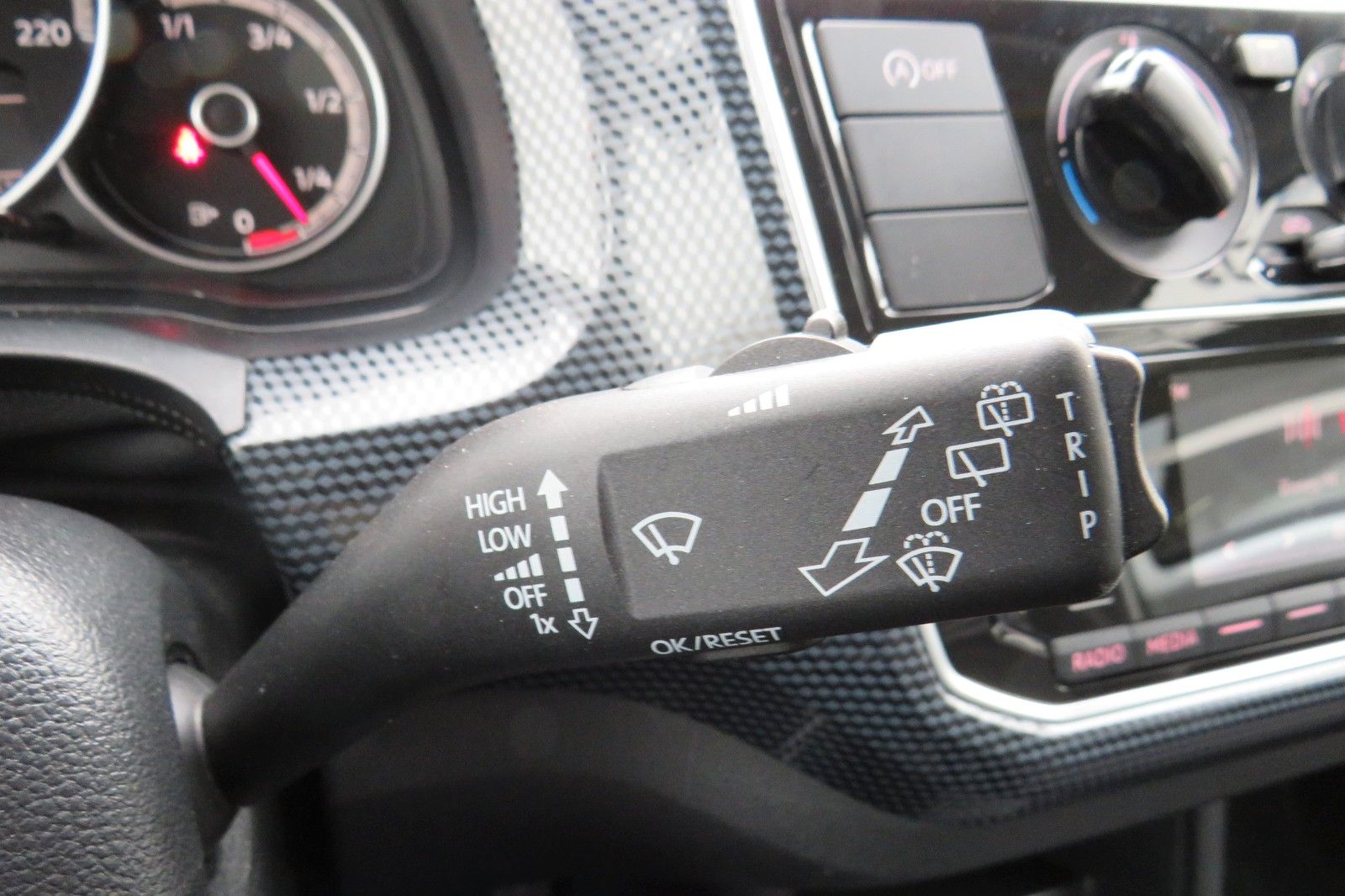 Fahrzeugabbildung Volkswagen up! KLIMA TELVOR MAPS&MORE TELVOR. 1.HD