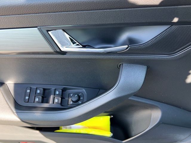Fahrzeugabbildung SKODA Karoq Clever 1,5 TSI 110 kW DSG