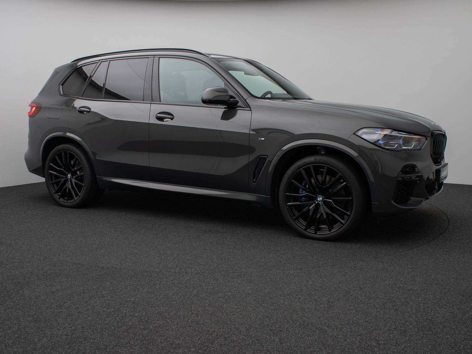 Fahrzeugabbildung BMW X5 xD40d M Sport Panorama Kamera HUD DAB HiFi